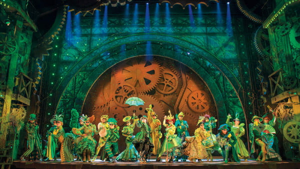67631wicked-the-musical-apollo-victoria-london