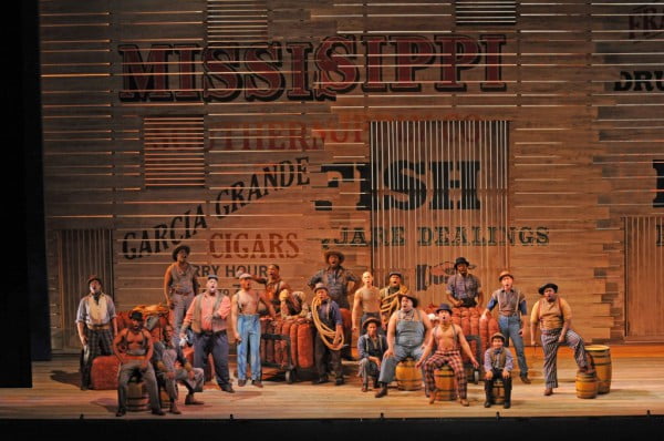 04.-SHOW-BOAT