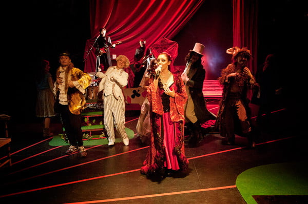 Alicia-en-Wonderland-06