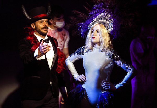 xtn-500_l-rmichaelgreco,28milesmason,29,aniamhperry,28pandora,29-exposurethemusical-st.jamestheatre-pamelaraithphotography-,28015,29.jpg.pagespeed.ic.nlO1ZhsDNP