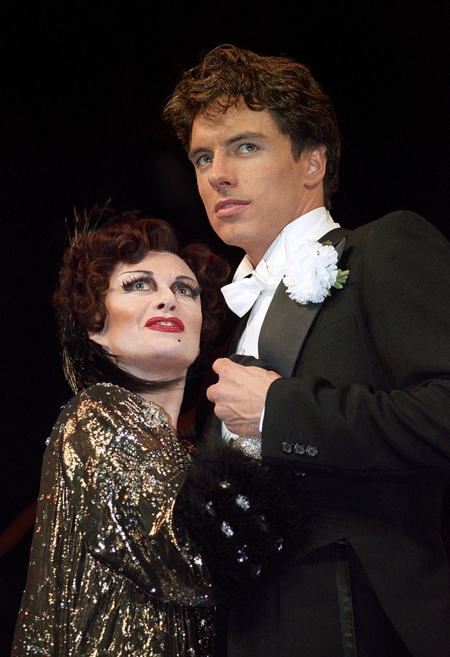Elaine Paige y John Barrrowman en "Sunset Boulevard"