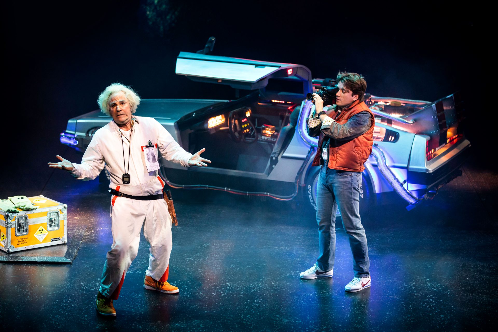 Roger Bart y Olly DObson en Back to the Future