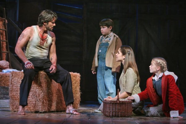 Eric Kunze y Andrea Ross en una escena del musical