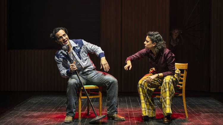 Ramin Karimloo y Anoushka Lucas en "A face in the crowd"