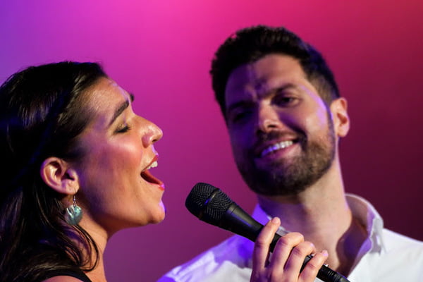 Florencia Cuenca y Mauricio Martinez en el concierto previo del musical