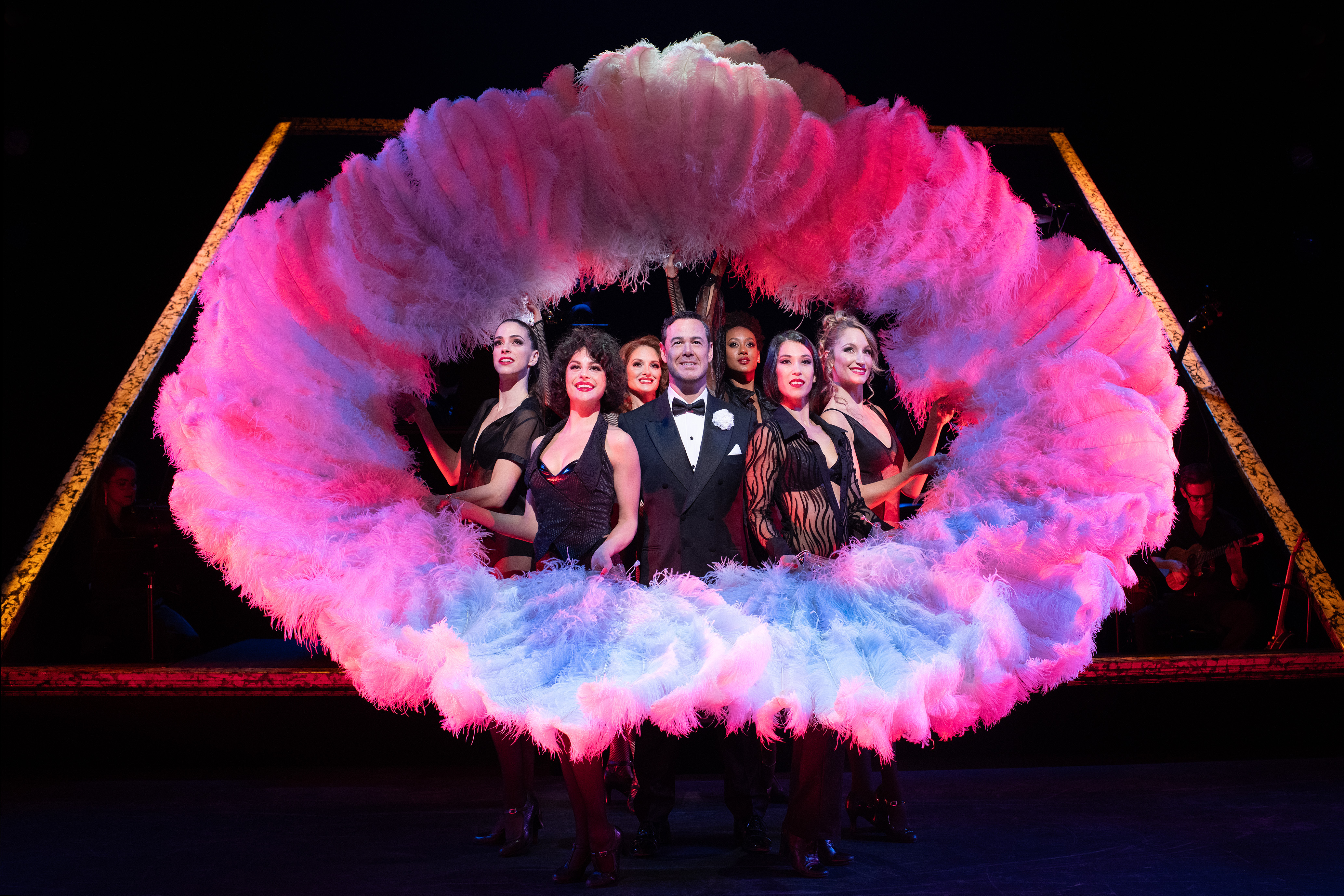 Ivan Labanda es Billy Flynn