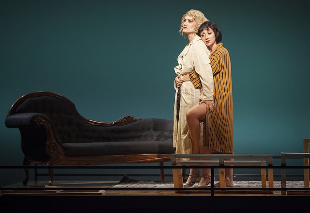 Eden Espinosa y Carmen Cusack en "Lempicka"