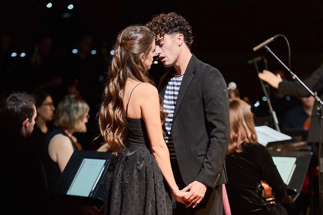 Ana Sanmartin y Eloi Gómez son Johanna y Anthony