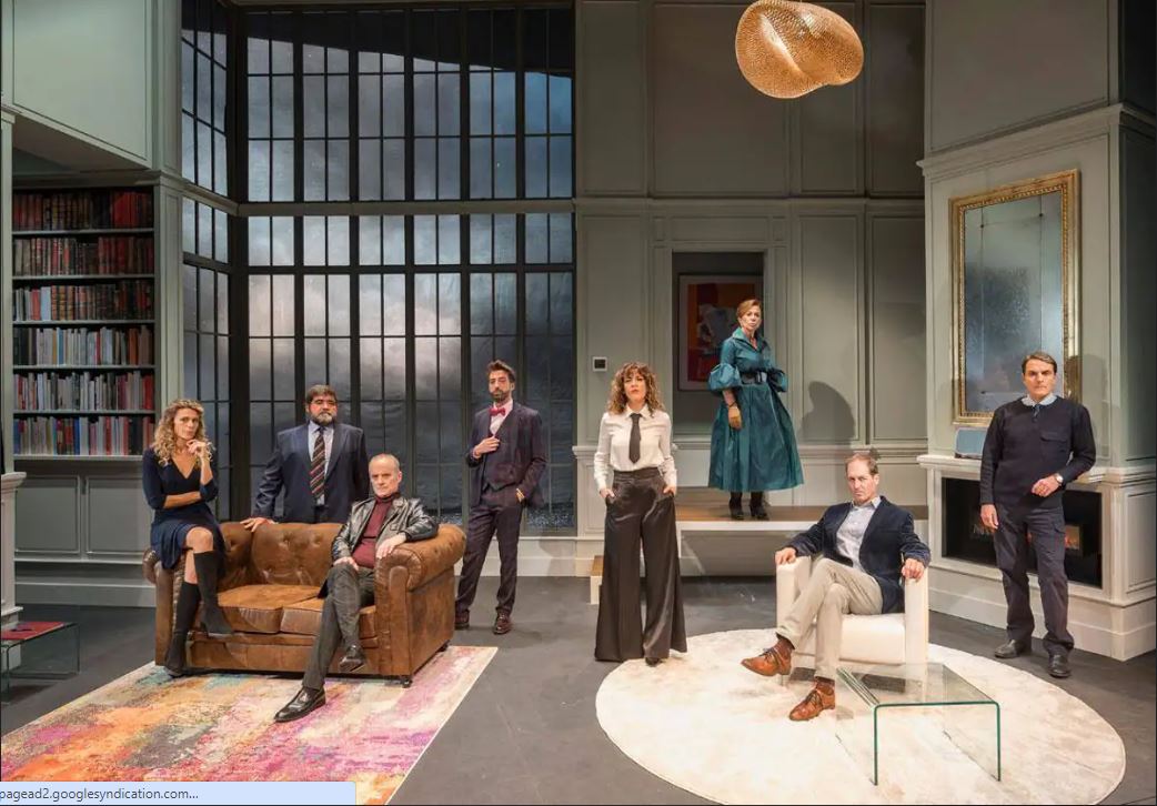 El reparto de "La ratonera" en el Teatro Talia de Valencia