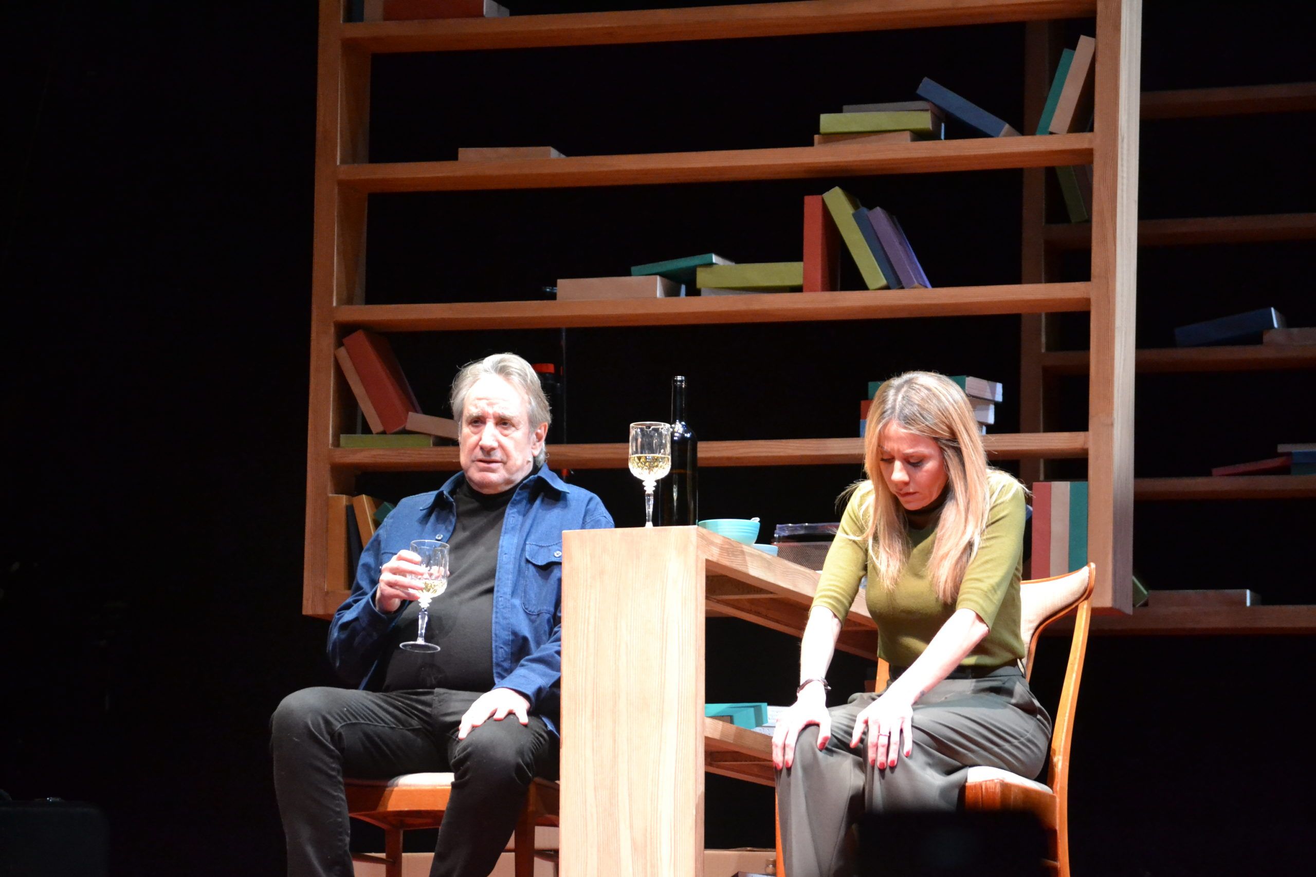 Juanjo Puigcorbé y Mari Adamuz en “Roca negra”