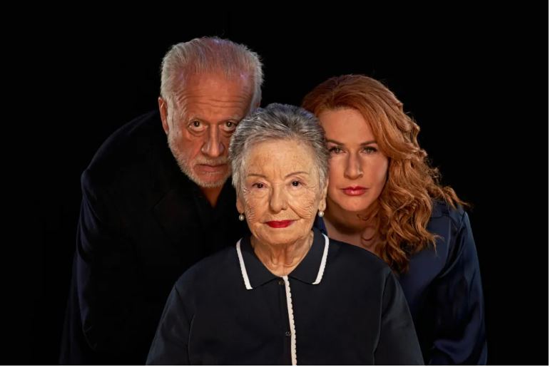 Juan Echanove, María Galiana y Lucía Quintana