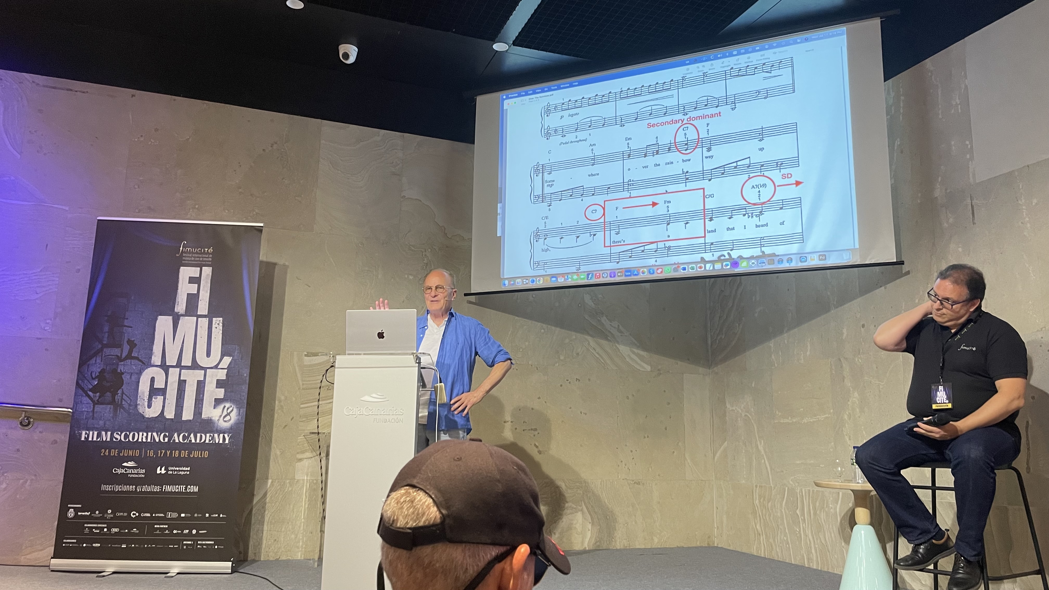 Andy Hill en su mater class en FIMUCITE